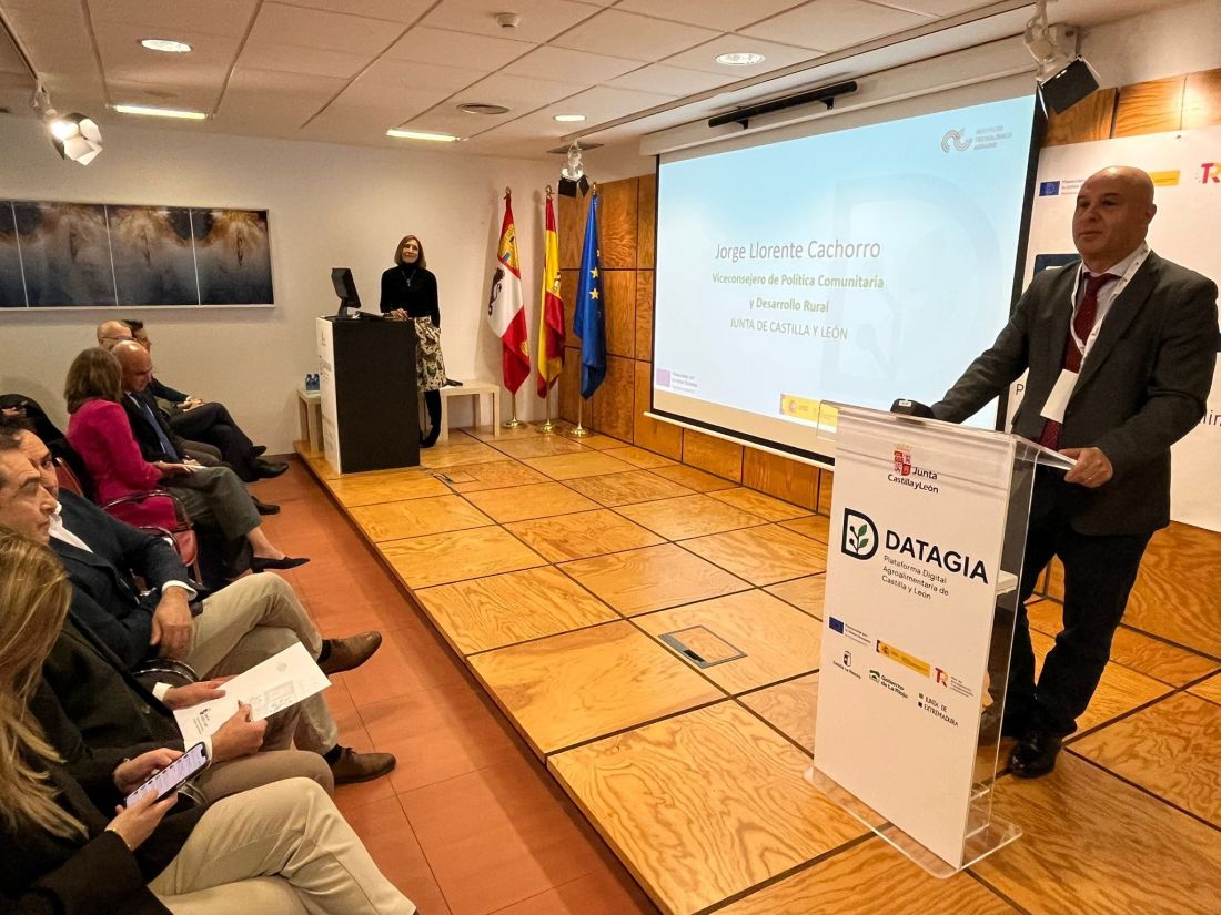 Asistencia a la presentación de la plataforma DATAGIA