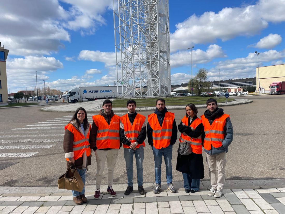 Alumnos del grado de geografía visitan las instalaciones del Centro Integrado 