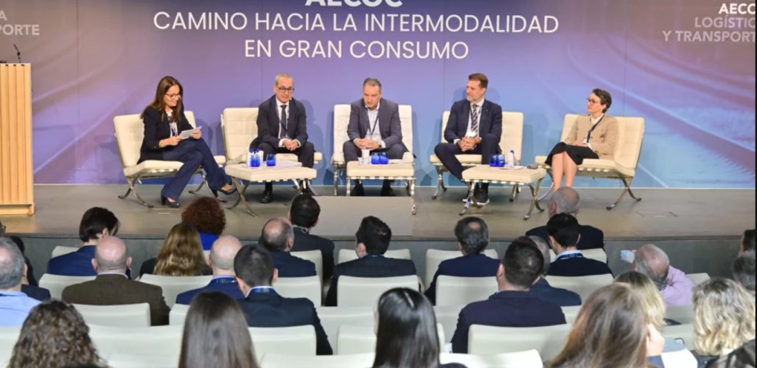 Asistencia a la jornada "Retos en el transporte internacional para el gran consumo".