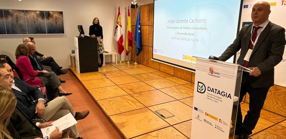 Asistencia a la presentación de la plataforma DATAGIA